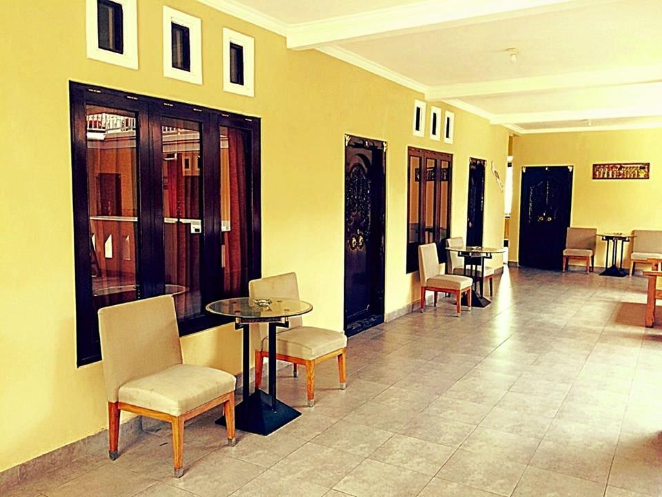 Hotel Sentral Pabean Buleleng Exteriör bild