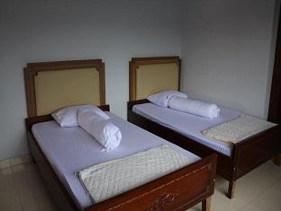 Hotel Sentral Pabean Buleleng Exteriör bild