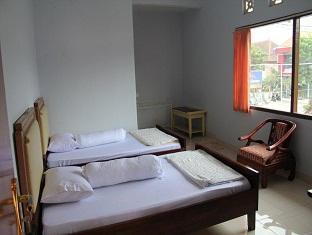 Hotel Sentral Pabean Buleleng Exteriör bild