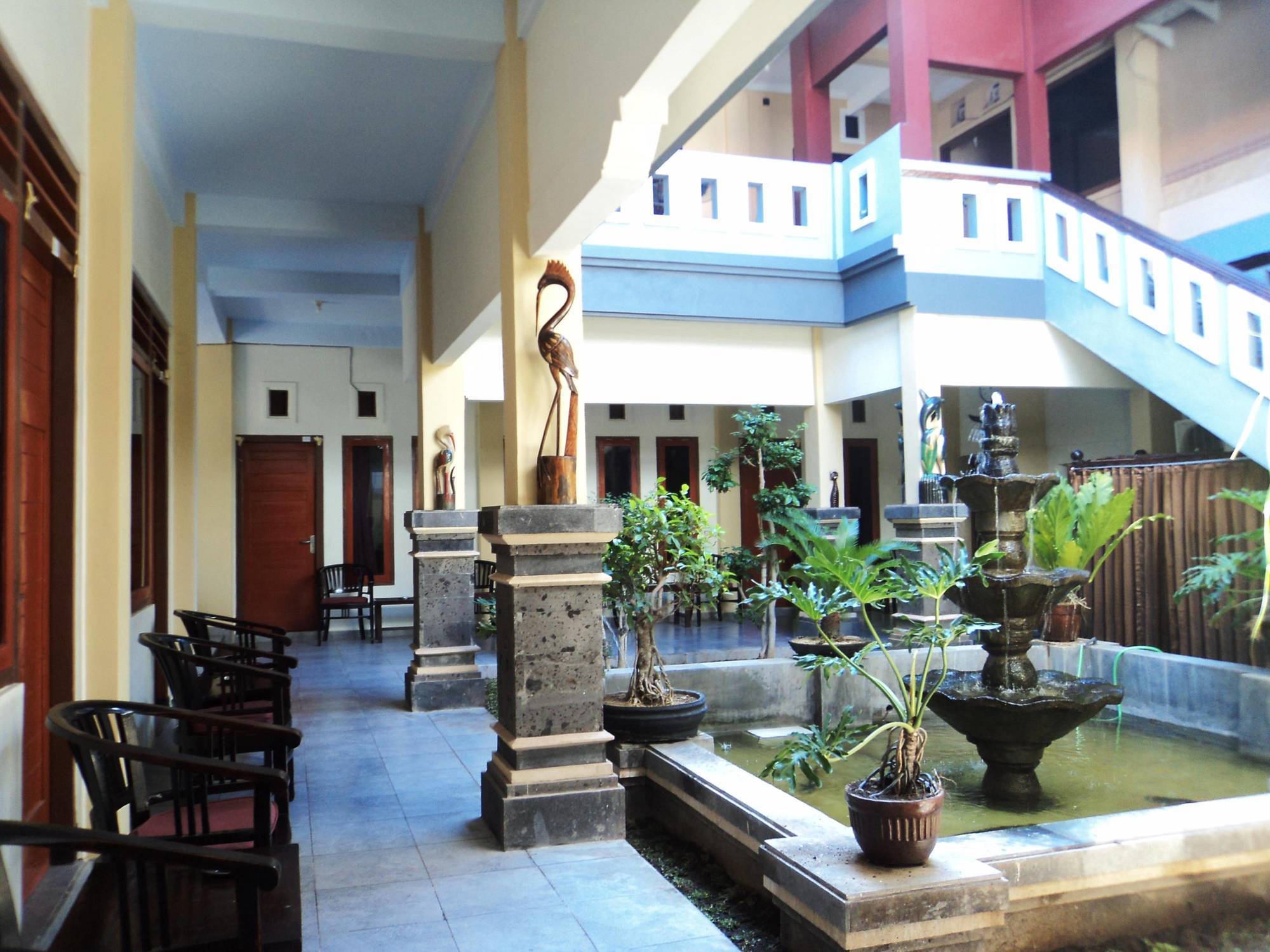 Hotel Sentral Pabean Buleleng Exteriör bild