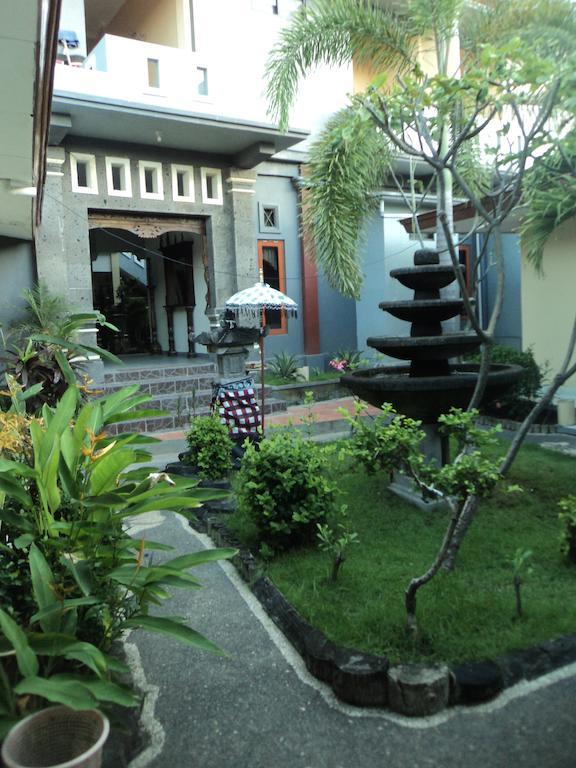 Hotel Sentral Pabean Buleleng Rum bild